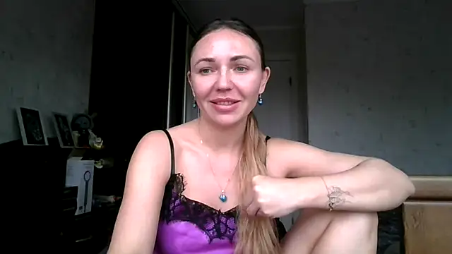 Snapshot of AngelinaLove28 chatting on 11.16.25 AngelinaLove28 online show from 11.16.25