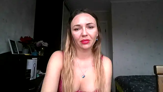 Snapshot of AngelinaLove28 chatting on 12.05.25 AngelinaLove28 online show from 12.05.25