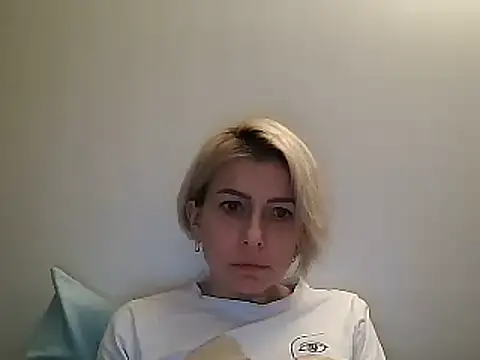 anechka1 online show from 01.05.25