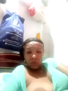 Snapshot of Surreyaa chatting on 11.28.25 Surreyaa online show from 11.28.25