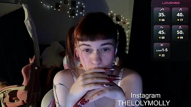 Snapshot of LolyMolli chatting on 01.19.25 LolyMolli online show from 01.19.25