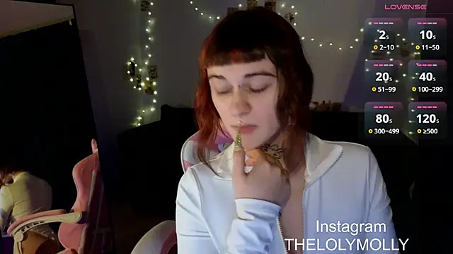 Snapshot of LolyMolli chatting on 03.06.25 LolyMolli online show from 03.06.25