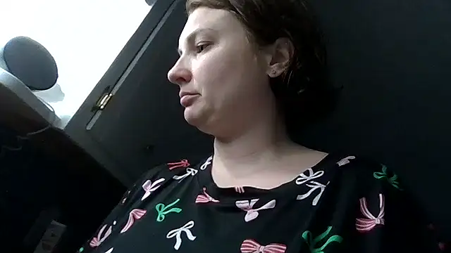 MilfyMrsRobinson online show from 12.17.25