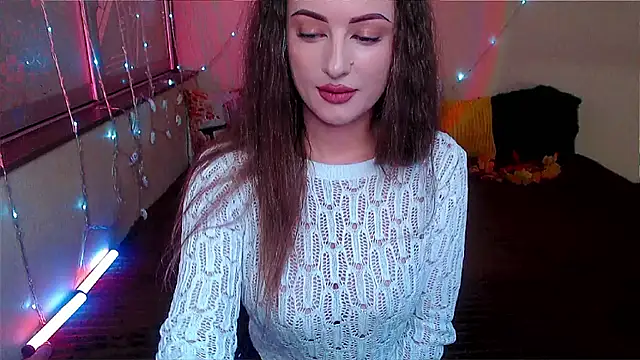 Snapshot of LizaSenri chatting on 11.18.25 LizaSenri online show from 11.18.25