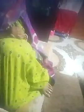 Snapshot of Working- chatting on 02.11.26 Working- online show from 02.11.26