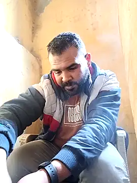 Snapshot of ListedLoin chatting on 01.16.25 ListedLoin online show from 01.16.25