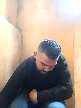 Snapshot of ListedLoin chatting on 01.22.25 ListedLoin online show from 01.22.25