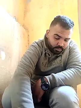 Snapshot of ListedLoin chatting on 01.26.25 ListedLoin online show from 01.26.25