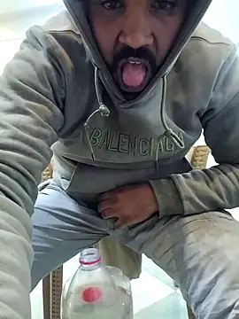 Snapshot of ListedLoin chatting on 03.20.25 ListedLoin online show from 03.20.25