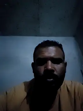 Snapshot of ListedLoin chatting on 10.16.25 ListedLoin online show from 10.16.25