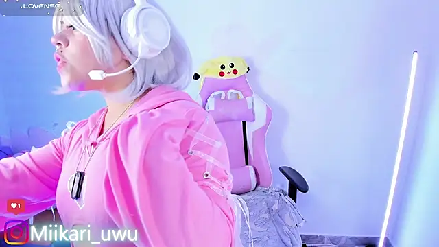 Snapshot of Ahri_Elderwood chatting on 02.13.26 Ahri Elderwood online show from 02.13.26