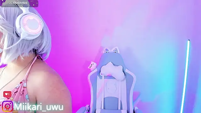 Snapshot of Ahri_Elderwood chatting on 03.10.26 Ahri Elderwood online show from 03.10.26