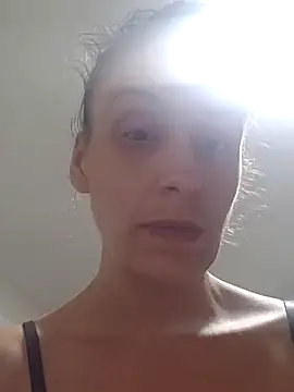 Snapshot of PrettyPocahontas69 chatting on 10.02.25 PrettyPocahontas69 online show from 10.02.25