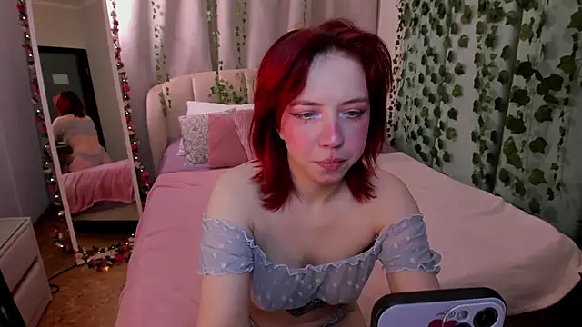 Love is Lola online show from 12.15.25