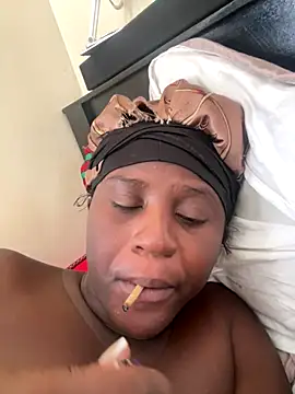 Snapshot of prettymelanin chatting on 10.09.25 prettymelanin online show from 10.09.25