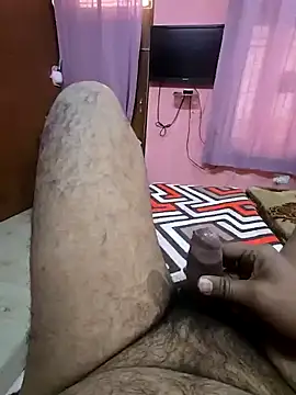 Snapshot of Loveboycurvy chatting on 01.21.25 Loveboycurvy online show from 01.21.25