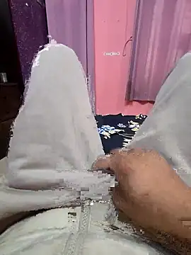 Snapshot of Loveboycurvy chatting on 02.02.26 Loveboycurvy online show from 02.02.26