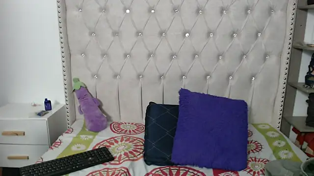 Snapshot of Abril_Squirt chatting on 12.16.24 Abril Squirt online show from 12.16.24