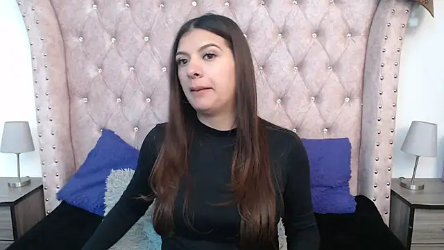 Snapshot of Abril_Squirt chatting on 01.14.25 Abril Squirt online show from 01.14.25