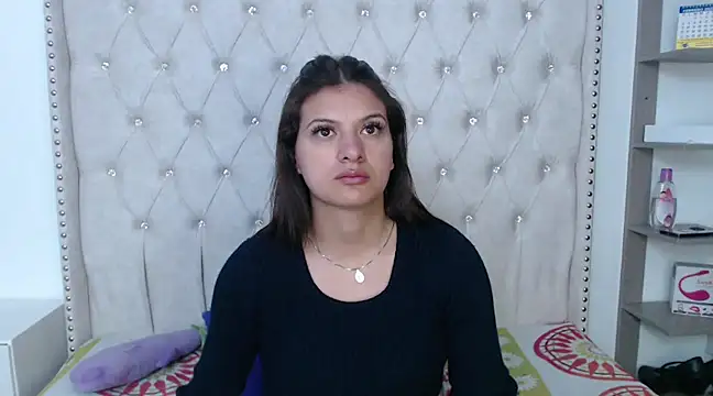 Snapshot of Abril_Squirt chatting on 02.16.25 Abril Squirt online show from 02.16.25