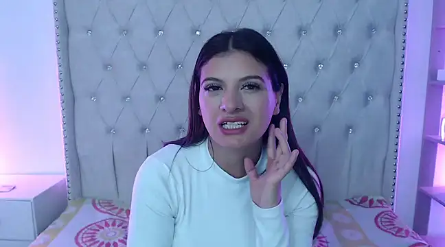 Snapshot of Abril_Squirt chatting on 02.18.25 Abril Squirt online show from 02.18.25