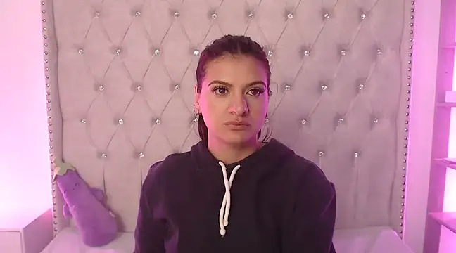 Snapshot of Abril_Squirt chatting on 02.20.25 Abril Squirt online show from 02.20.25