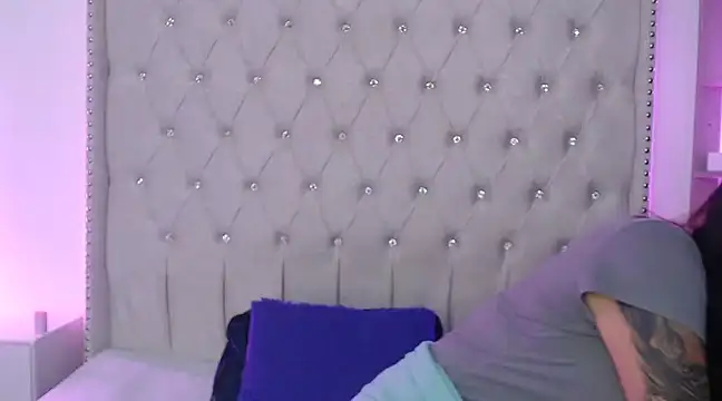 Snapshot of Abril_Squirt chatting on 02.27.25 Abril Squirt online show from 02.27.25