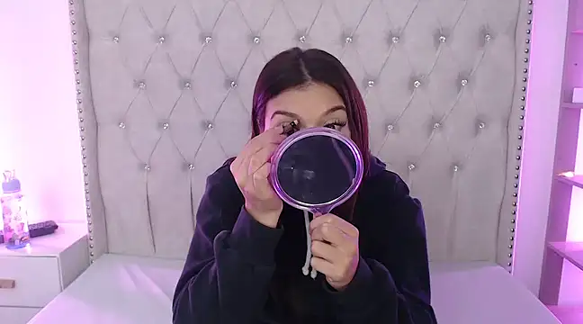 Snapshot of Abril_Squirt chatting on 03.02.25 Abril Squirt online show from 03.02.25