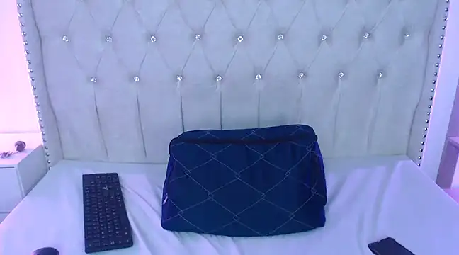 Snapshot of Abril_Squirt chatting on 03.02.25 Abril Squirt online show from 03.02.25