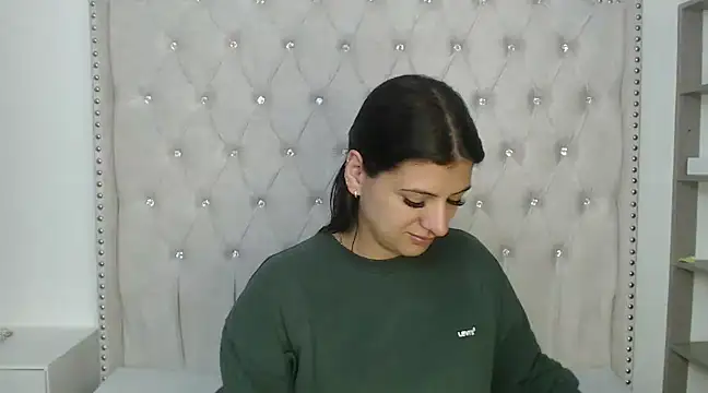 Snapshot of Abril_Squirt chatting on 03.09.25 Abril Squirt online show from 03.09.25