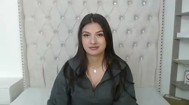 Snapshot of Abril_Squirt chatting on 03.11.25 Abril Squirt online show from 03.11.25