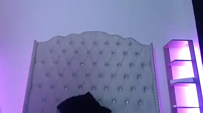 Snapshot of Abril_Squirt chatting on 03.19.25 Abril Squirt online show from 03.19.25