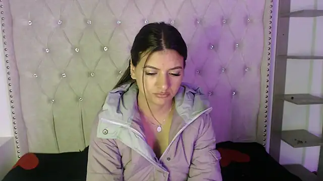 Snapshot of Abril_Squirt chatting on 10.04.25 Abril Squirt online show from 10.04.25