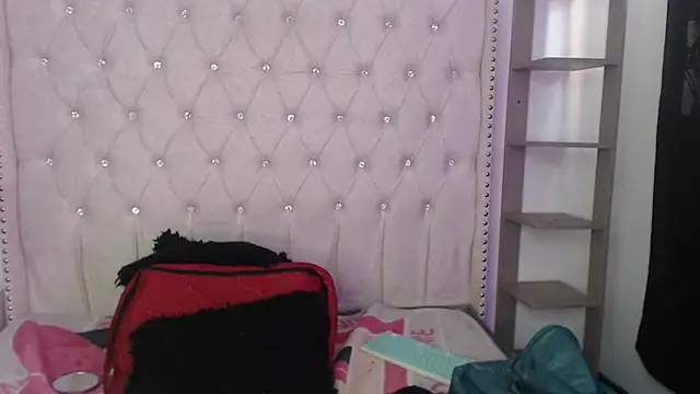 Snapshot of Abril_Squirt chatting on 11.16.25 Abril Squirt online show from 11.16.25