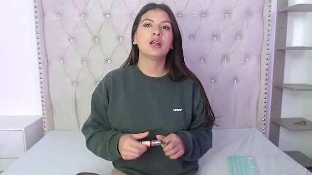 Snapshot of Abril_Squirt chatting on 12.04.25 Abril Squirt online show from 12.04.25