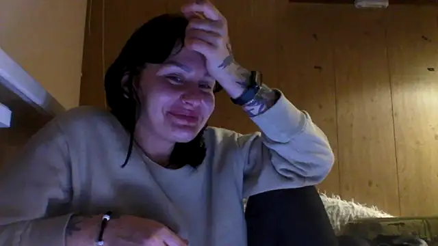 Tracey Izzy online show from 11.26.25