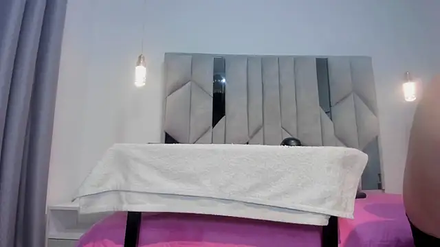 Snapshot of Malu_M chatting on 11.24.25 Malu M online show from 11.24.25