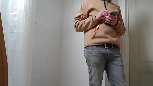 Snapshot of maxmueller321 chatting on 02.25.25 maxmueller321 online show from 02.25.25