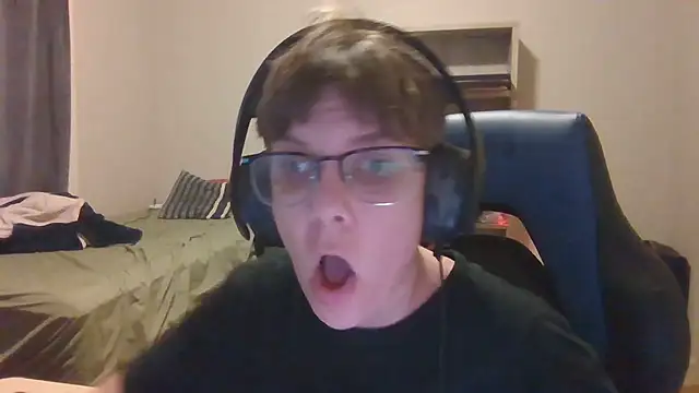 Snapshot of KaliSnow199623 chatting on 10.23.25 KaliSnow199623 online show from 10.23.25