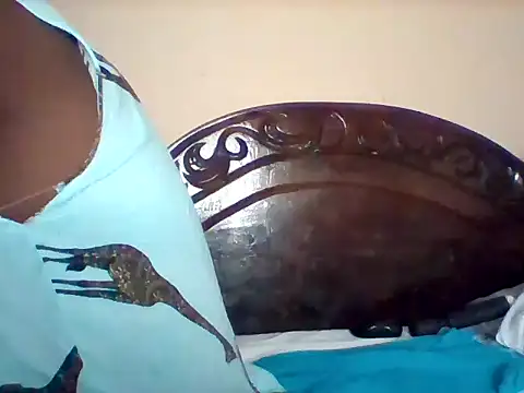 Snapshot of missarpie chatting on 09.17.25 missarpie online show from 09.17.25