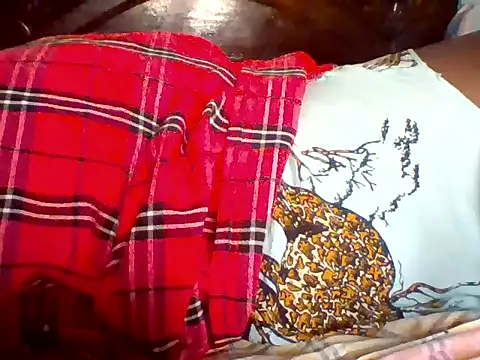 Snapshot of missarpie chatting on 10.12.25 missarpie online show from 10.12.25