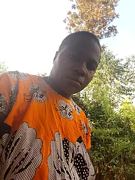 Snapshot of missarpie chatting on 10.15.25 missarpie online show from 10.15.25