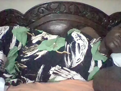 Snapshot of missarpie chatting on 10.22.25 missarpie online show from 10.22.25