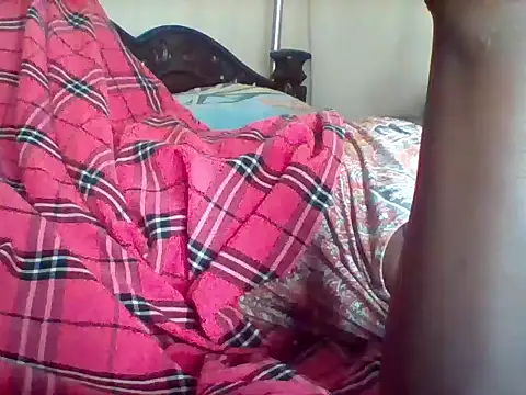 Snapshot of missarpie chatting on 10.31.25 missarpie online show from 10.31.25