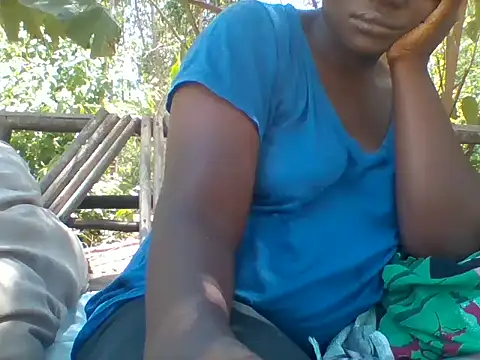 Snapshot of missarpie chatting on 11.02.25 missarpie online show from 11.02.25