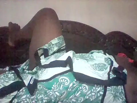 Snapshot of missarpie chatting on 11.16.25 missarpie online show from 11.16.25