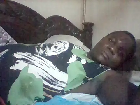 Snapshot of missarpie chatting on 11.28.25 missarpie online show from 11.28.25