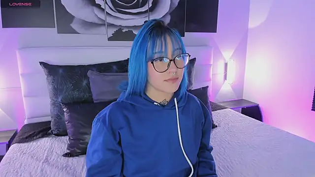 Snapshot of sofi_bakerr chatting on 11.17.25 sofi bakerr online show from 11.17.25