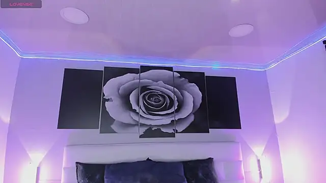 Snapshot of sofi_bakerr chatting on 11.25.25 sofi bakerr online show from 11.25.25