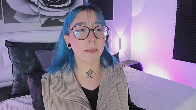 Snapshot of sofi_bakerr chatting on 12.04.25 sofi bakerr online show from 12.04.25